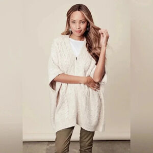 Lovestitch Leah‎ Poncho Cableknit Sweater Zip Cream size S/M Angora Blend